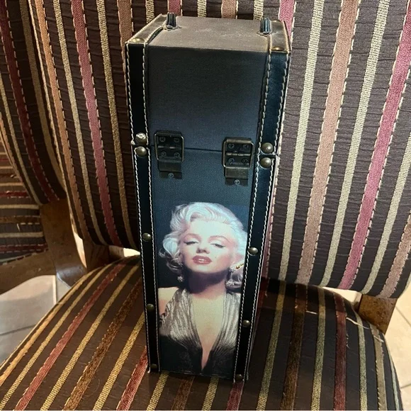 Marilyn Monroe Wine Box - Picture 4 of 5